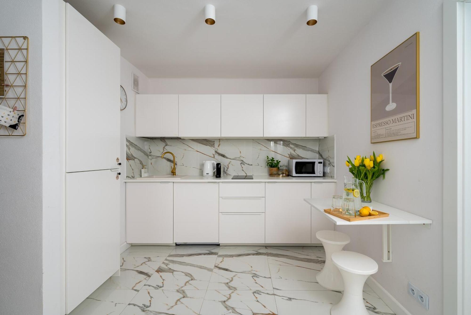 Gold Premium 950 M To Station Parking Apartment *
